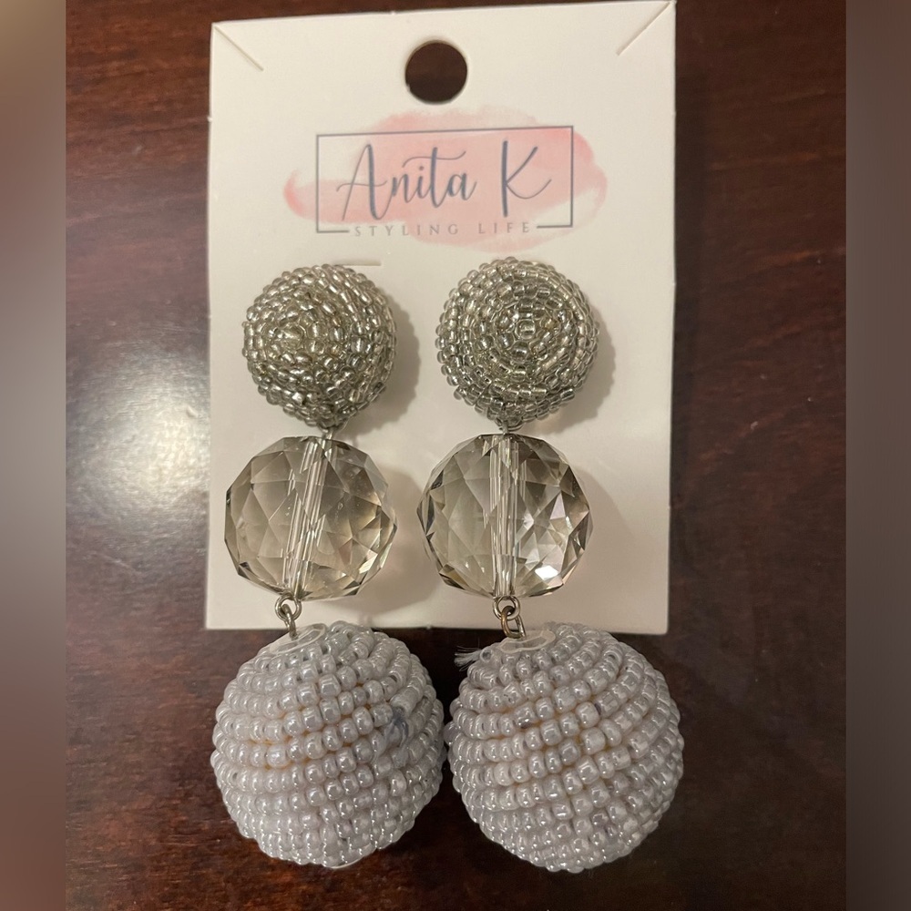 4/25$ NWT Anita K Handmade one-of-a-kind Silver beaded earrings